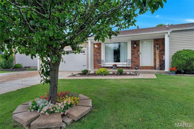 3256 Janton Lane, St Charles, MO 63301