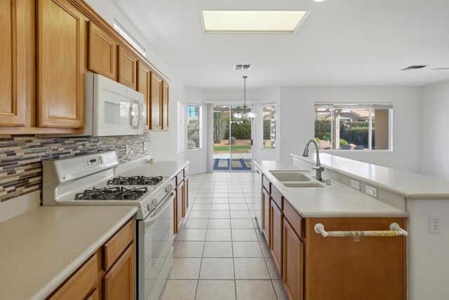 78208 Silverleaf Court, Palm Desert, CA 92211