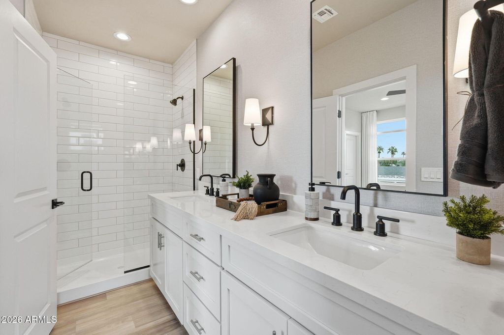 Image 18 of property listing at 134 W HOLCOMB Lane, Phoenix, AZ 85003