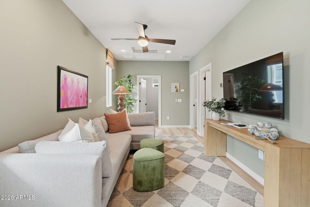 Image 20 of property listing at 134 W HOLCOMB Lane, Phoenix, AZ 85003