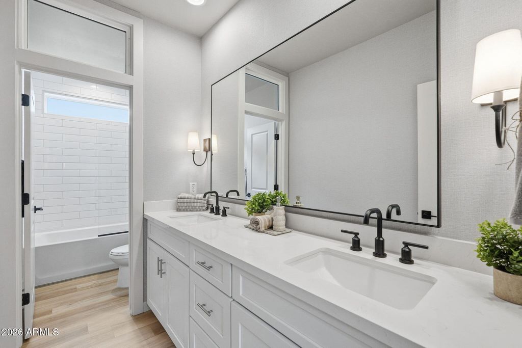 Image 26 of property listing at 134 W HOLCOMB Lane, Phoenix, AZ 85003