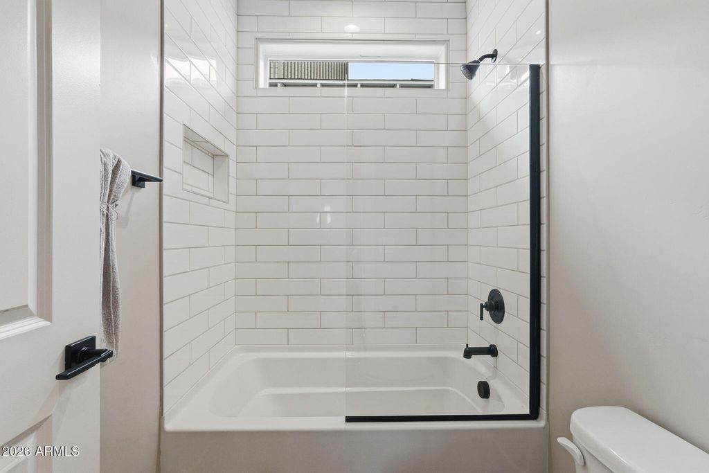 Image 27 of property listing at 134 W HOLCOMB Lane, Phoenix, AZ 85003