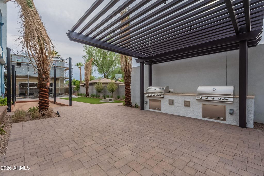 Image 40 of property listing at 134 W HOLCOMB Lane, Phoenix, AZ 85003