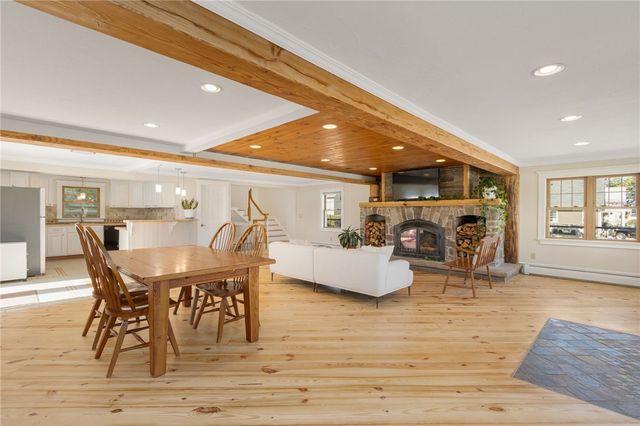 27 Seminole Street, Warwick, RI 02889