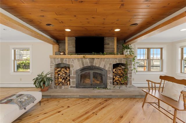 27 Seminole Street, Warwick, RI 02889