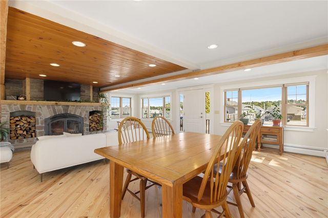 27 Seminole Street, Warwick, RI 02889