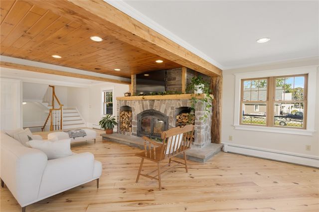 27 Seminole Street, Warwick, RI 02889