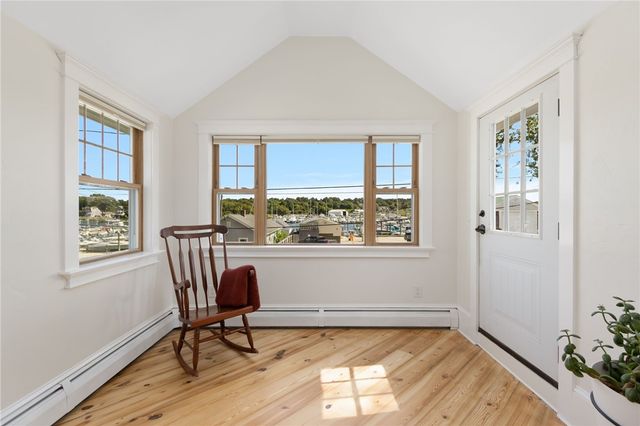 27 Seminole Street, Warwick, RI 02889