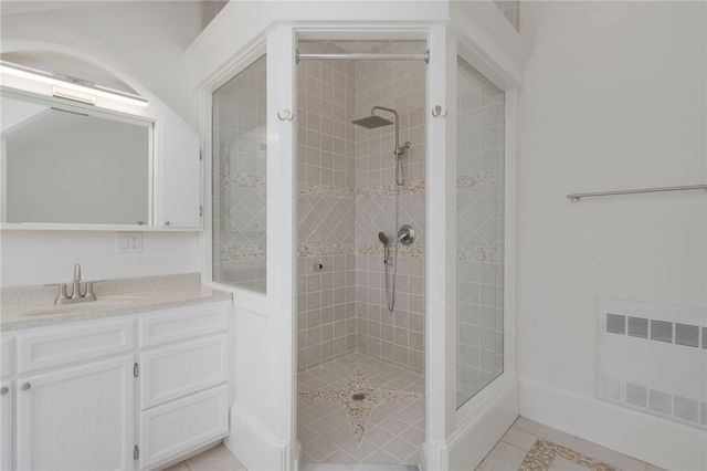 27 Seminole Street, Warwick, RI 02889