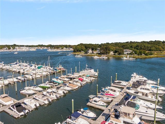 27 Seminole Street, Warwick, RI 02889