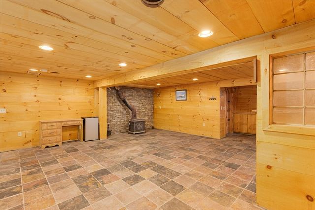 27 Seminole Street, Warwick, RI 02889