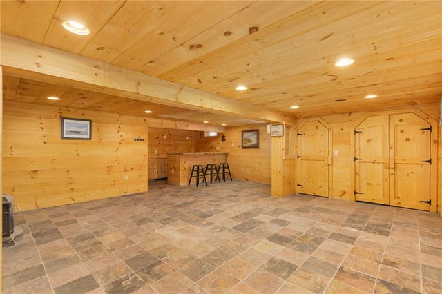 27 Seminole Street, Warwick, RI 02889