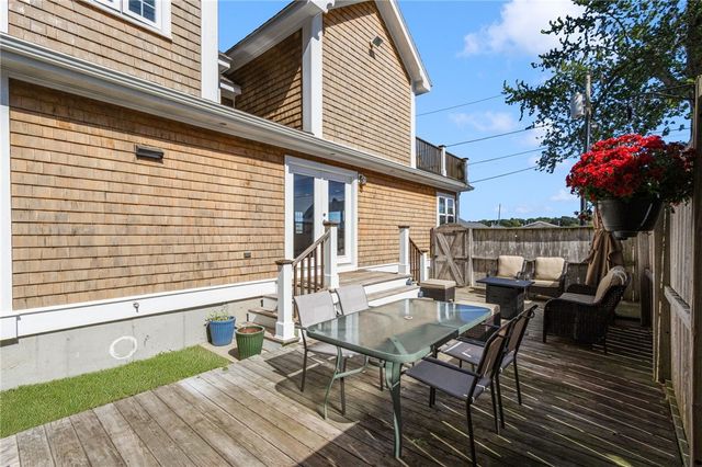 27 Seminole Street, Warwick, RI 02889
