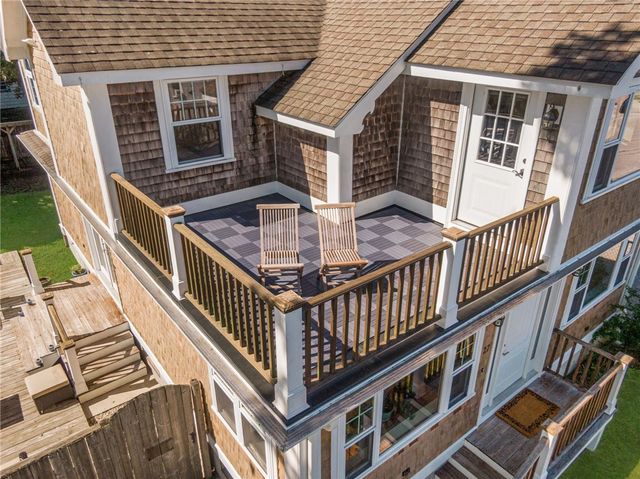 27 Seminole Street, Warwick, RI 02889