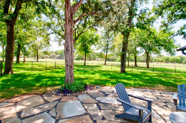 1118 Kiowa Drive W, Gainesville, TX 76240