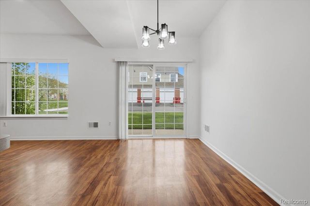 1980 Monarch Drive 23, Shelby Charter Township, MI 48316