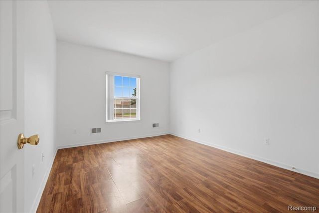 1980 Monarch Drive 23, Shelby Charter Township, MI 48316