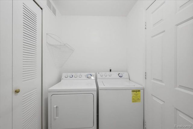 1980 Monarch Drive 23, Shelby Charter Township, MI 48316