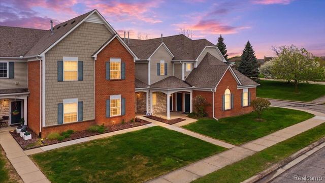 1980 Monarch Drive 23, Shelby Charter Township, MI 48316