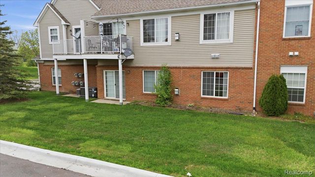 1980 Monarch Drive 23, Shelby Charter Township, MI 48316