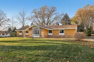 2904 Chancery LANE, Waukesha, WI 53188