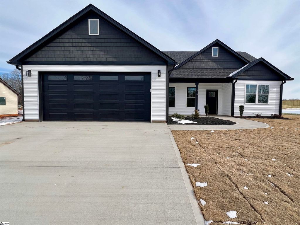 515 Bill Lattimore Road, Chesnee, SC 29323