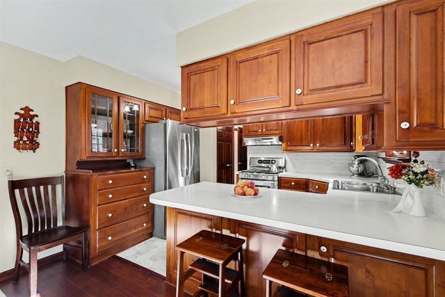 2162 Pinewood Street, Jenison, MI 49428