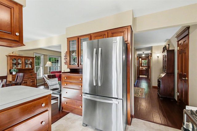 2162 Pinewood Street, Jenison, MI 49428