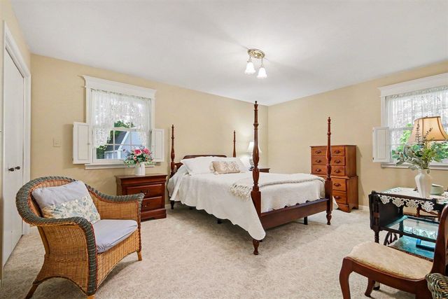 2162 Pinewood Street, Jenison, MI 49428