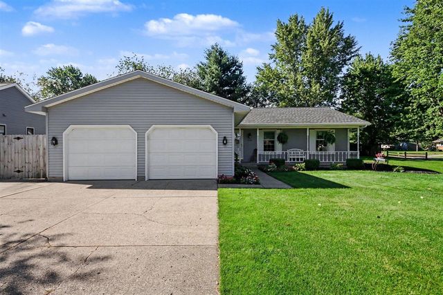 2162 Pinewood Street, Jenison, MI 49428