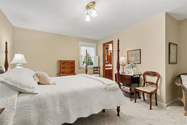2162 Pinewood Street, Jenison, MI 49428