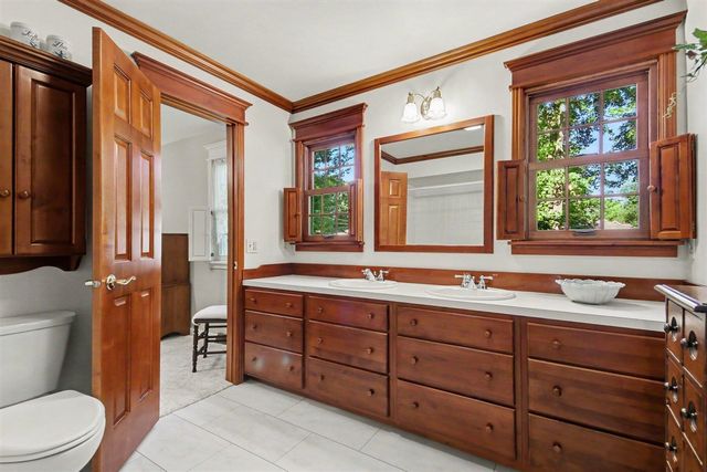 2162 Pinewood Street, Jenison, MI 49428