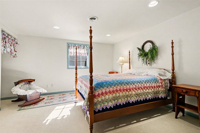 2162 Pinewood Street, Jenison, MI 49428