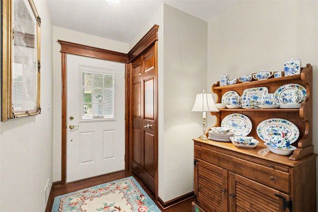 2162 Pinewood Street, Jenison, MI 49428