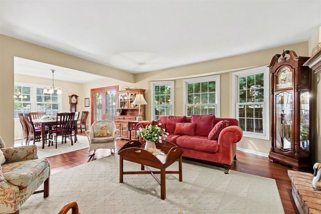 2162 Pinewood Street, Jenison, MI 49428