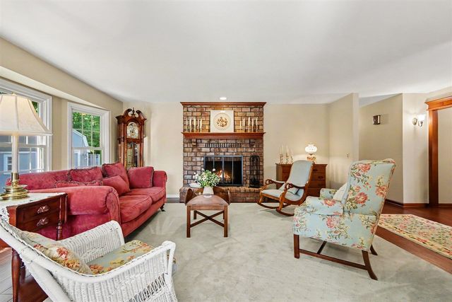 2162 Pinewood Street, Jenison, MI 49428