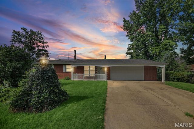 17 Westgate Drive, Pontoon Beach, IL 62040