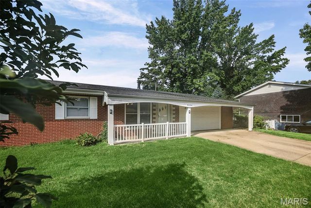 17 Westgate Drive, Pontoon Beach, IL 62040
