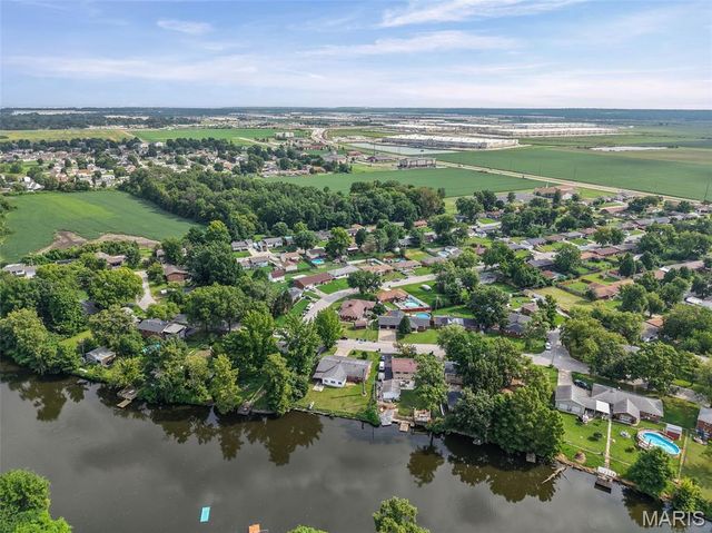 17 Westgate Drive, Pontoon Beach, IL 62040