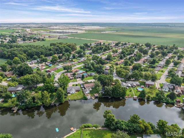 17 Westgate Drive, Pontoon Beach, IL 62040