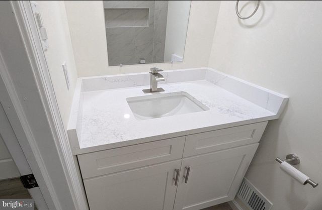 3015 BROMLEY CT, Woodbridge, VA 22192