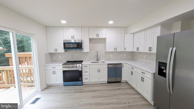 3015 BROMLEY CT, Woodbridge, VA 22192