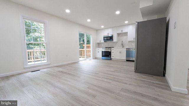 3015 BROMLEY CT, Woodbridge, VA 22192