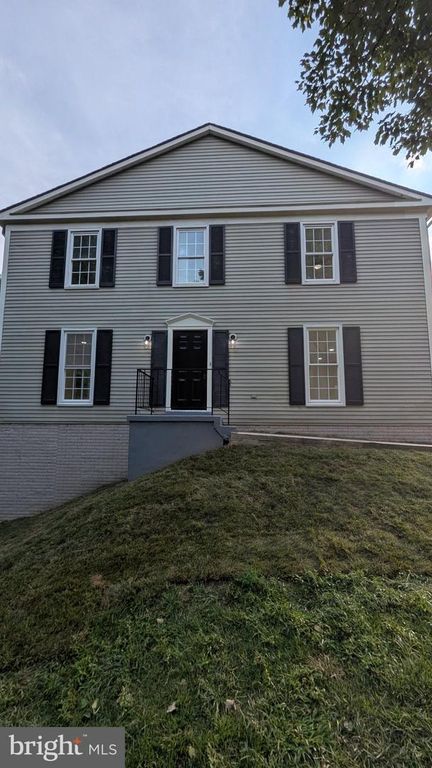 3015 BROMLEY CT, Woodbridge, VA 22192