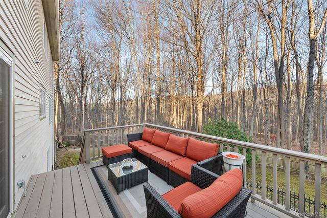 1400 Chatham Lane, Yorktown Heights, NY 10598