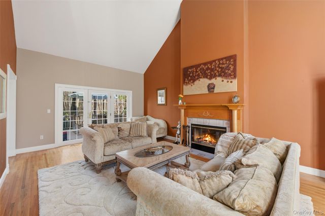 1400 Chatham Lane, Yorktown Heights, NY 10598