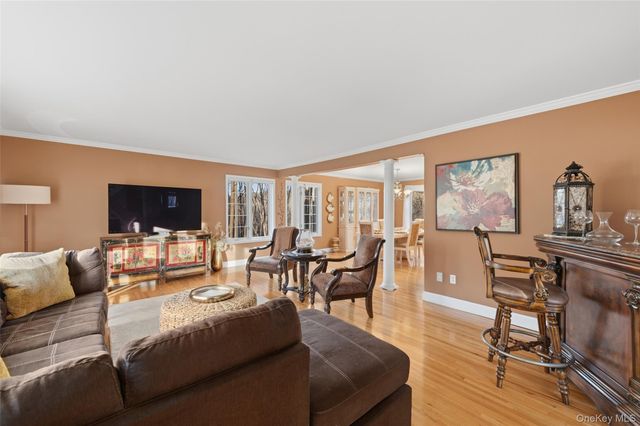 1400 Chatham Lane, Yorktown Heights, NY 10598