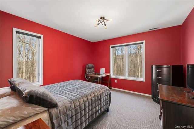 1400 Chatham Lane, Yorktown Heights, NY 10598