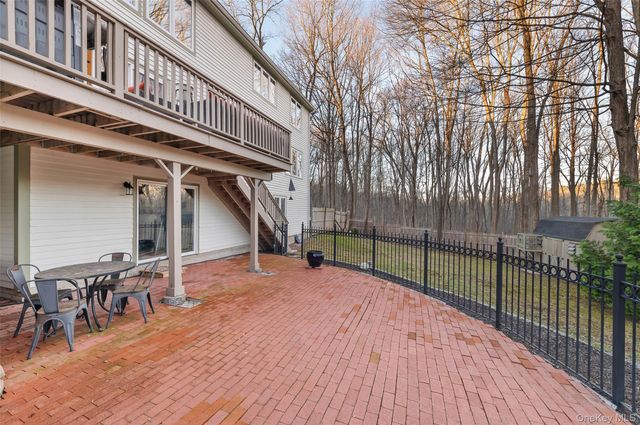1400 Chatham Lane, Yorktown Heights, NY 10598
