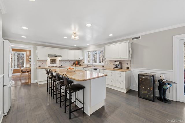 1400 Chatham Lane, Yorktown Heights, NY 10598